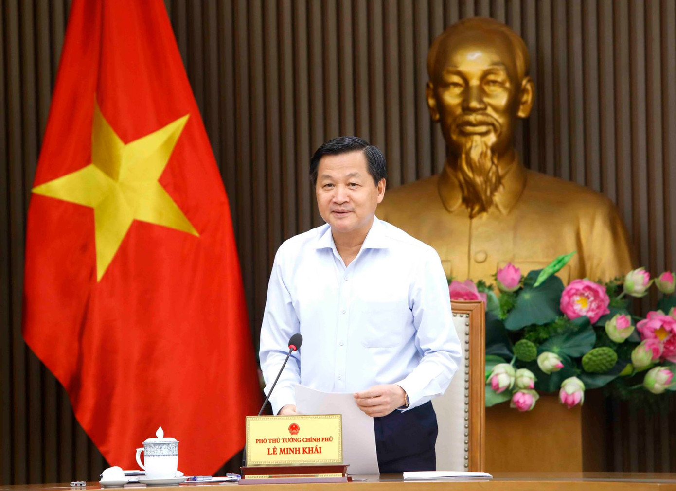 Phó Thủ tướng Lê Minh Khái. Phó Thủ tướng Lê Minh Khái.