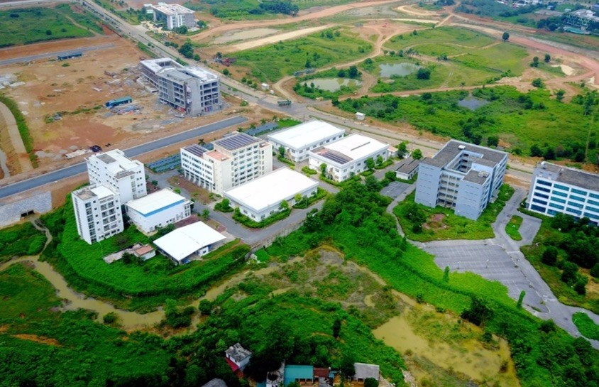 Khu Công nghệ cao Hòa lạc được chuyển giao về cho Hà Nội quản lý từ 1/8. Khu Công nghệ cao Hòa lạc được chuyển giao về cho Hà Nội quản lý từ 1/8.