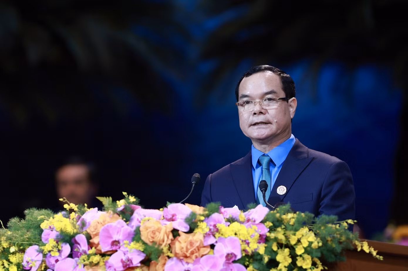 Ông Nguyễn Đình Khang - Chủ tịch Tổng LĐLĐ Việt Nam. Ông Nguyễn Đình Khang - Chủ tịch Tổng LĐLĐ Việt Nam.