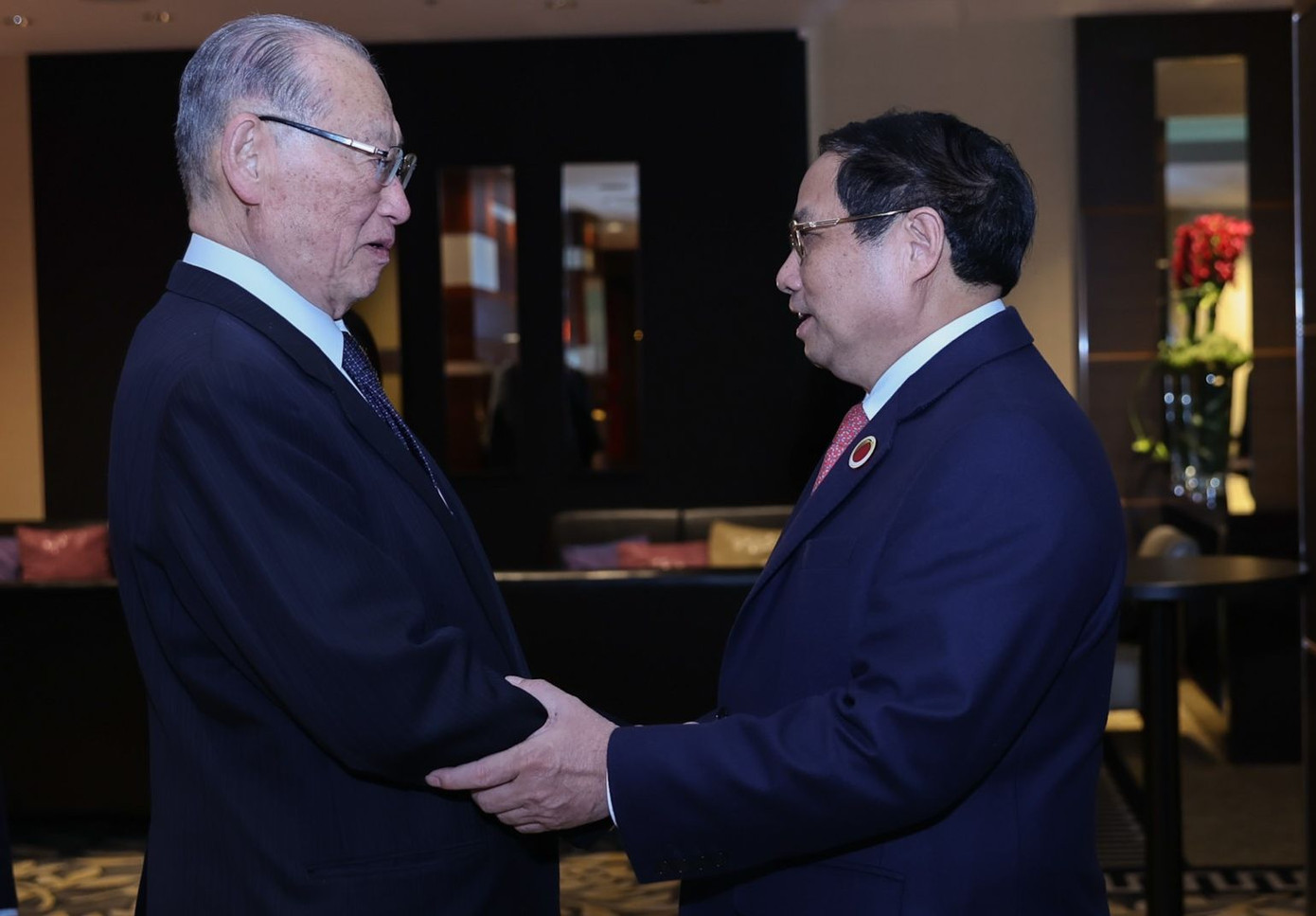 Thủ tướng Phạm Minh Chính và ông Matsuzawa Ken, Chủ tịch Hội đồng thúc đẩy Ngoại giao Nhân dân Nhật Bản. Ảnh: Nhật Bắc Thủ tướng Phạm Minh Chính và ông Matsuzawa Ken, Chủ tịch Hội đồng thúc đẩy Ngoại giao Nhân dân Nhật Bản. Ảnh: Nhật Bắc