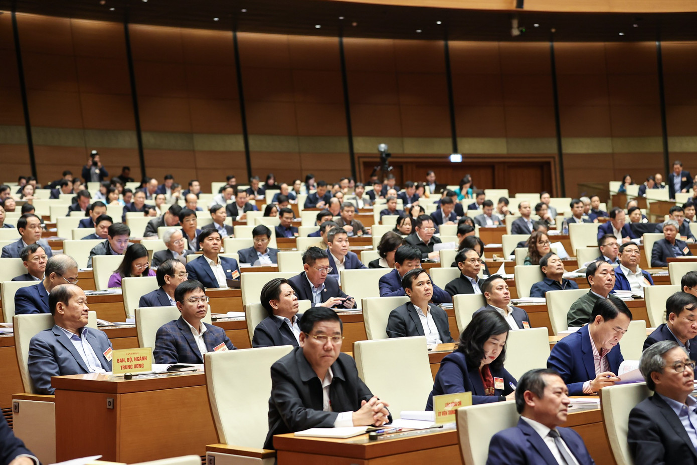 Các đại biểu tham dự hội nghị tại Nhà Quốc hội. Ảnh Như Ý