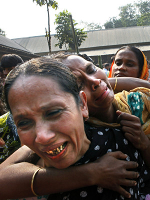 Đau đớn đến nhận xác người thân cháy đen