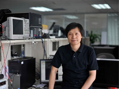 Trước khi thành lập Xiaomi, Lei Jun, 42 tuổi, là một nhà đầu tư có tiếng trong lĩnh vực Internet ở Trung Quốc từ những ngày đầu - Ảnh: Techasia. Trước khi thành lập Xiaomi, Lei Jun, 42 tuổi, là một nhà đầu tư có tiếng trong lĩnh vực Internet ở Trung Quốc từ những ngày đầu - Ảnh: Techasia