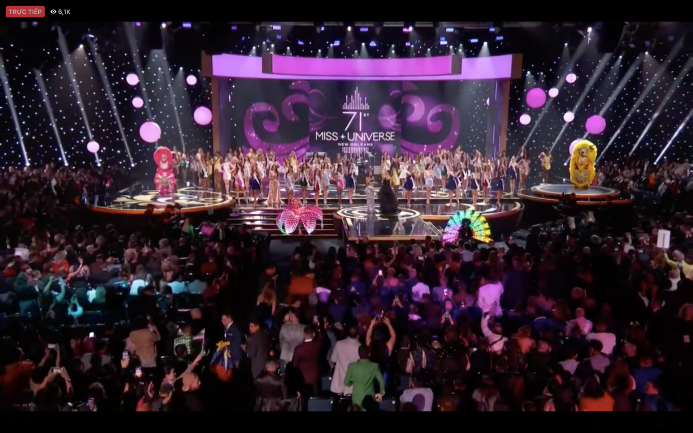 Hai MC của đêm chung kết: Jeannie Mai và cựu Hoa hậu Hoàn vũ 2012 Olivia Culpo.