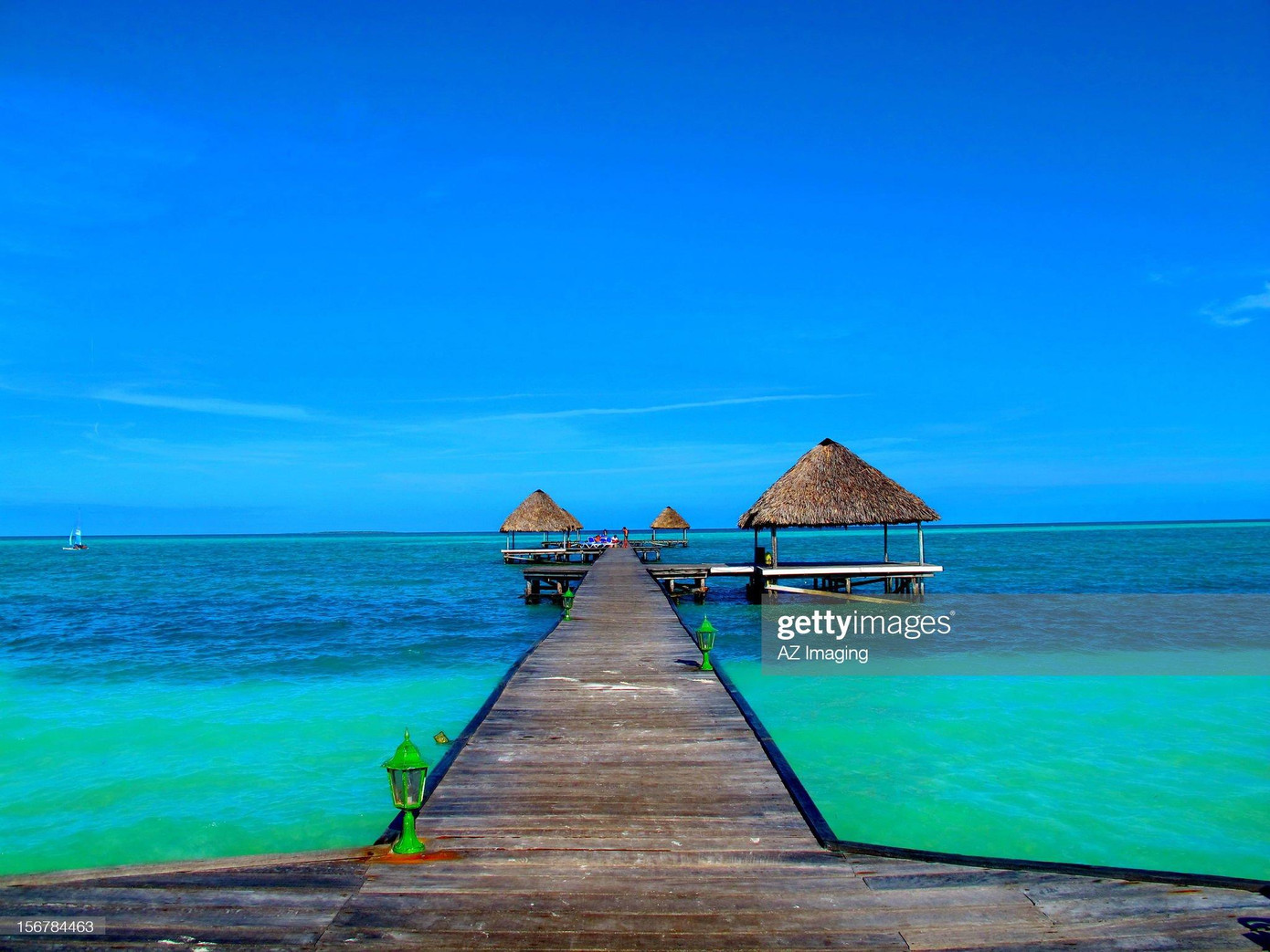 Còn được gọi là bãi biển Cayo Coco, Playa Los Flamencos được biết đến nhiều nhất với các khu nghỉ mát xa hoa, ở miền trung Cuba và là một phần của nhóm đảo Jardines del Rey.