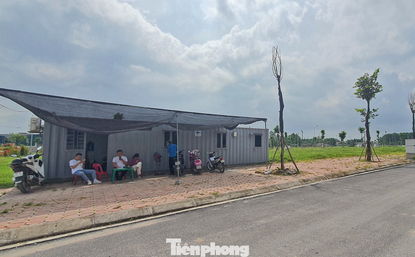 Chuyên gia cho rằng thị trường bất động sản (BĐS) đang trải qua thời kỳ tái cân bằng nên thời gian tới thanh khoản sẽ giảm, trong khi các nhà đầu tư có xu hướng cho dòng tiền nghỉ ngơi và thận trọng hơn trước khi đổ tiền vào thị trường nhà, đất. (Ảnh: Lộc Liên) Chuyên gia cho rằng thị trường bất động sản (BĐS) đang trải qua thời kỳ tái cân bằng nên thời gian tới thanh khoản sẽ giảm, trong khi các nhà đầu tư có xu hướng cho dòng tiền nghỉ ngơi và thận trọng hơn trước khi đổ tiền vào thị trường nhà, đất. (Ảnh: Lộc Liên)