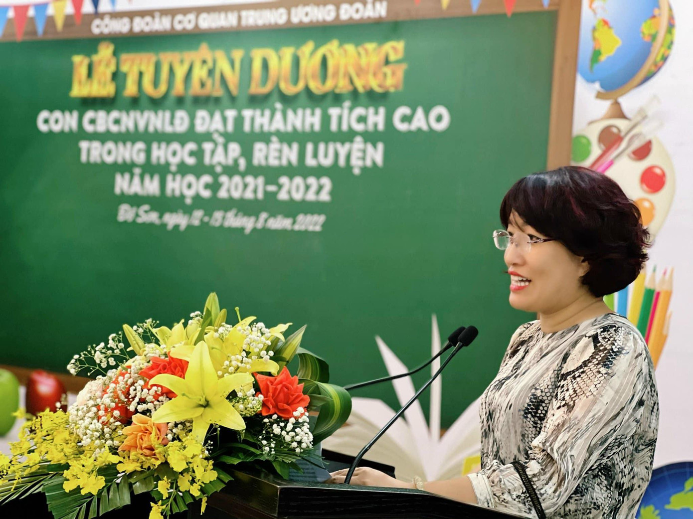 Chia sẻ tại Lễ tuyên dương, cô Lê Hồng Hạnh - Chủ tịch Công đoàn cơ quan Trung ương Đoàn, cho biết: Cơ quan rất vinh dự và tự hào về đội ngũ con em của CBCCVC&amp;NLĐ cơ quan, các cháu không chỉ là những con ngoan mà còn là những học trò giỏi và xuất sắc trong học tập và rèn luyện.