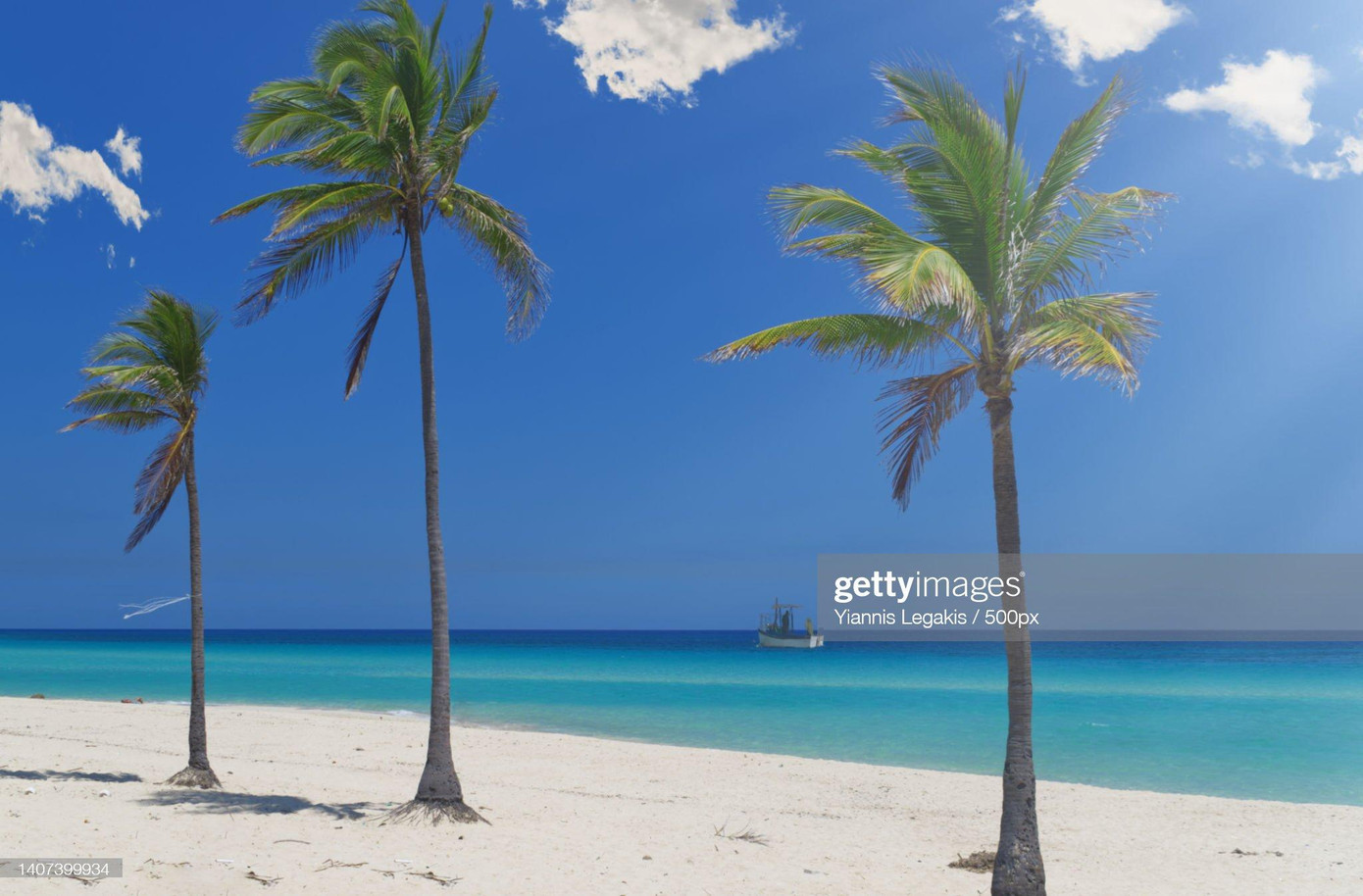 Nằm ở phía đông của Havana, Playa del Este là một chuỗi các bãi biển "dát vàng" chạy dài với tổng chiều dài khoảng 10km.