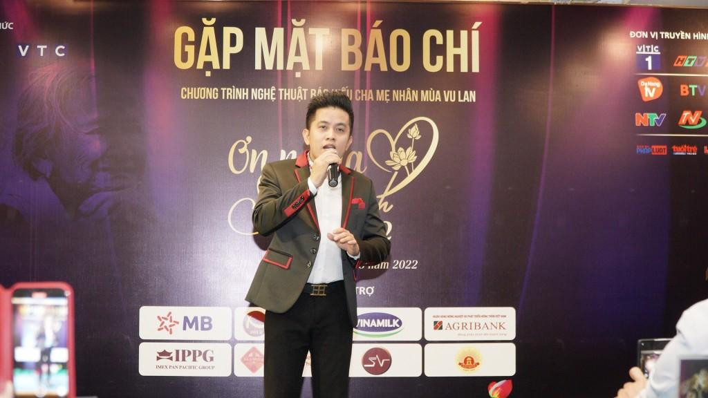 Một tiết mục văn nghệ tại buổi gặp mặt báo chí