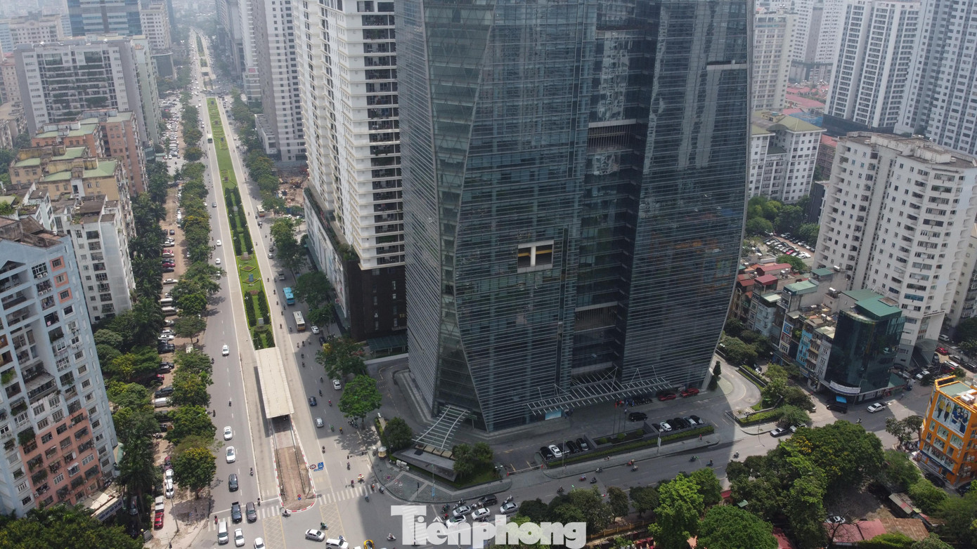 Nhu cầu thuê văn phòng hạng A ở Hà Nội tăng cao trong khi nguồn cung khan hiếm đã khiến cho giá thuê tăng 4% so với quý trước, đạt mức cao nhất trong 10 năm qua.