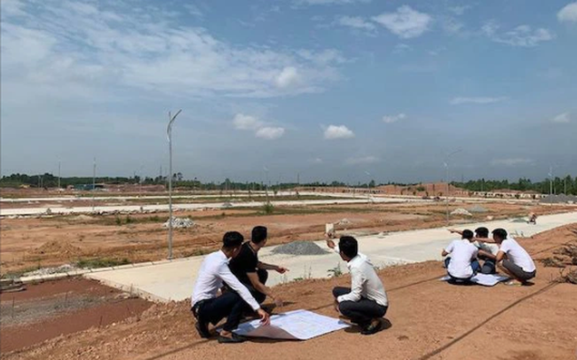 Thời gian tới, những loại hình BĐS đầu cơ, hiến đất làm đường, phân lô tách sổ, những dự án chưa đủ điều kiện pháp lý, những dự án đã tăng giá quá cao trong thời gian ngắn do đầu cơ thổi giá sẽ hết đất diễn. (Ảnh minh họa) Thời gian tới, những loại hình BĐS đầu cơ, hiến đất làm đường, phân lô tách sổ, những dự án chưa đủ điều kiện pháp lý, những dự án đã tăng giá quá cao trong thời gian ngắn do đầu cơ thổi giá sẽ hết đất diễn. (Ảnh minh họa)