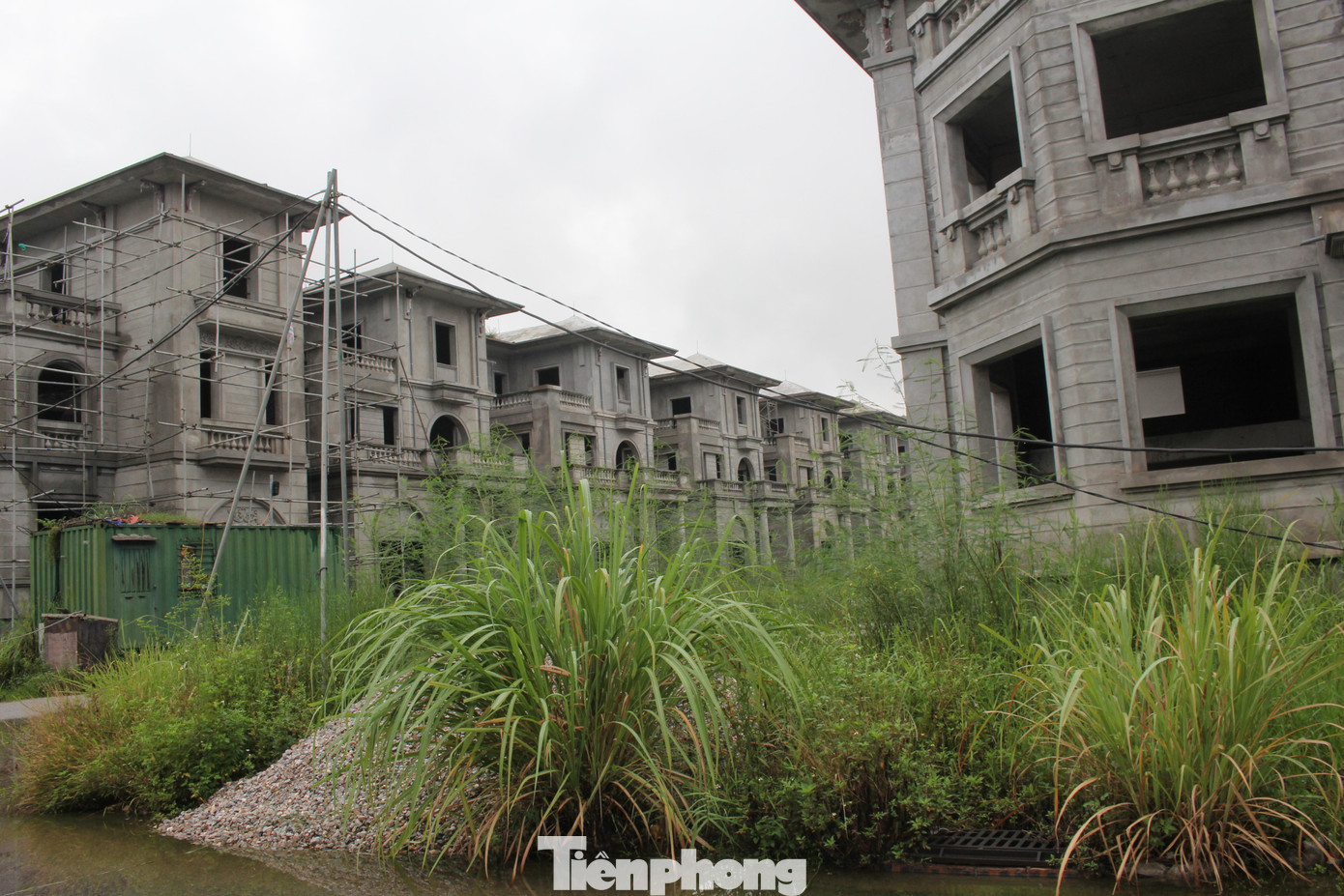 BĐS và xây dựng là 2 ngành có thâm dụng vốn lớn, nhưng nguồn huy động vốn lại đang gặp khó khăn ở nhiều kênh. (Ảnh: Lộc Liên) BĐS và xây dựng là 2 ngành có thâm dụng vốn lớn, nhưng nguồn huy động vốn lại đang gặp khó khăn ở nhiều kênh. (Ảnh: Lộc Liên)