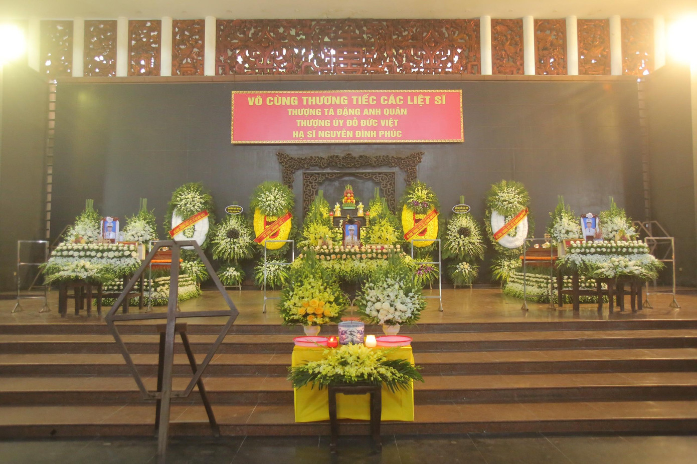 Chiều 5/8, Công an TP Hà Nội đã tổ chức trọng thể lễ tang theo nghi thức của lực lượng Công an Nhân dân cho các liệt sĩ : Thượng tá Đặng Anh Quân (Đội trưởng), Thượng úy Đỗ Đức Việt và Hạ sĩ Nguyễn Đình Phúc, Đội Phòng cháy chữa cháy và Cứu nạn Cứu hộ (PCCC&amp;CNCH), Công an quận Cầu Giấy.