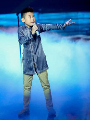 Bé xíu nhưng Ngọc Duy lại đem tới cho người nghe cảm giác mênh mang, rộng lớn khi thể hiện Hồ trên núi