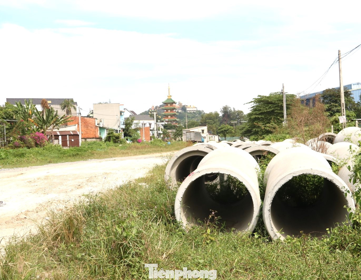 Tổng chiều dài tuyến đường (bao gồm cả đoạn hiện hữu và đoạn bổ sung) khoảng 1,73km có điểm đầu giao với đường Trục chính Đông-Tây, điểm cuối giao với đường Mỹ Phước Tân Vạn. Tổng chiều dài tuyến đường (bao gồm cả đoạn hiện hữu và đoạn bổ sung) khoảng 1,73km có điểm đầu giao với đường Trục chính Đông-Tây, điểm cuối giao với đường Mỹ Phước Tân Vạn.