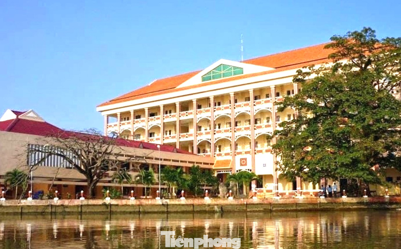 Ngôi trường có bề dày lịch sử lâu đời, gắn liền với văn hóa, con người Bình Dương. Ngoài việc bảo tồn giá trị lịch sử, trường Trung cấp Mỹ Thuật Bình Dương định hướng phát triển phù hợp với thời đại