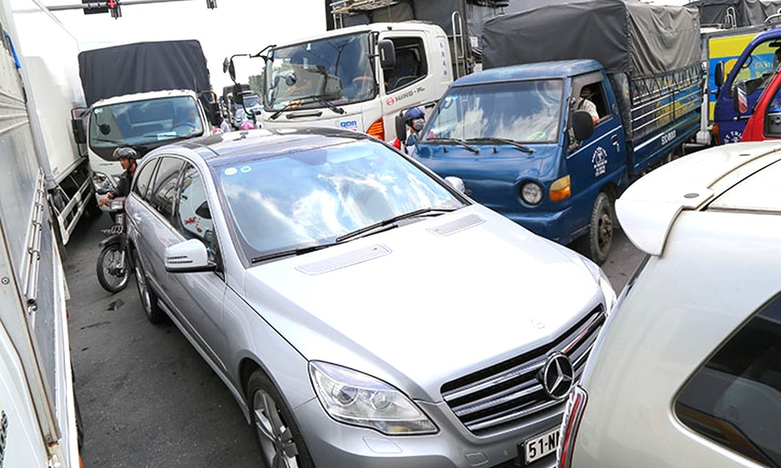 Khu vực ngã sáu An Phú trước đây khi chưa được nâng cấp, mở rộng thường xuyên ùn tắc