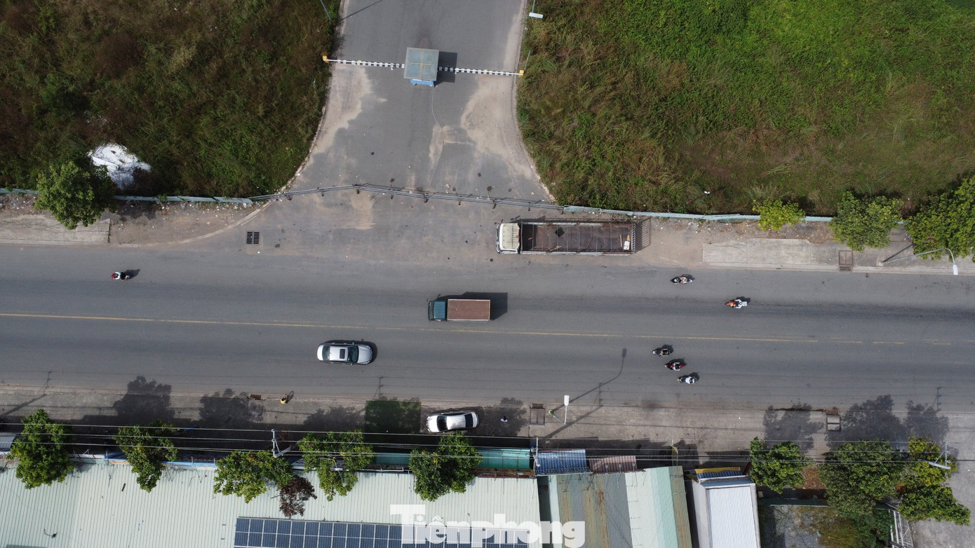 Kể từ khi bị xử phạt hành chính đến nay, dự án “cửa đóng then cài”, không triển khai xây dựng. Do dự án kéo dài thời gian nên vướng các quy định mới, buộc chủ đầu tư phải hoàn thiện bổ sung.