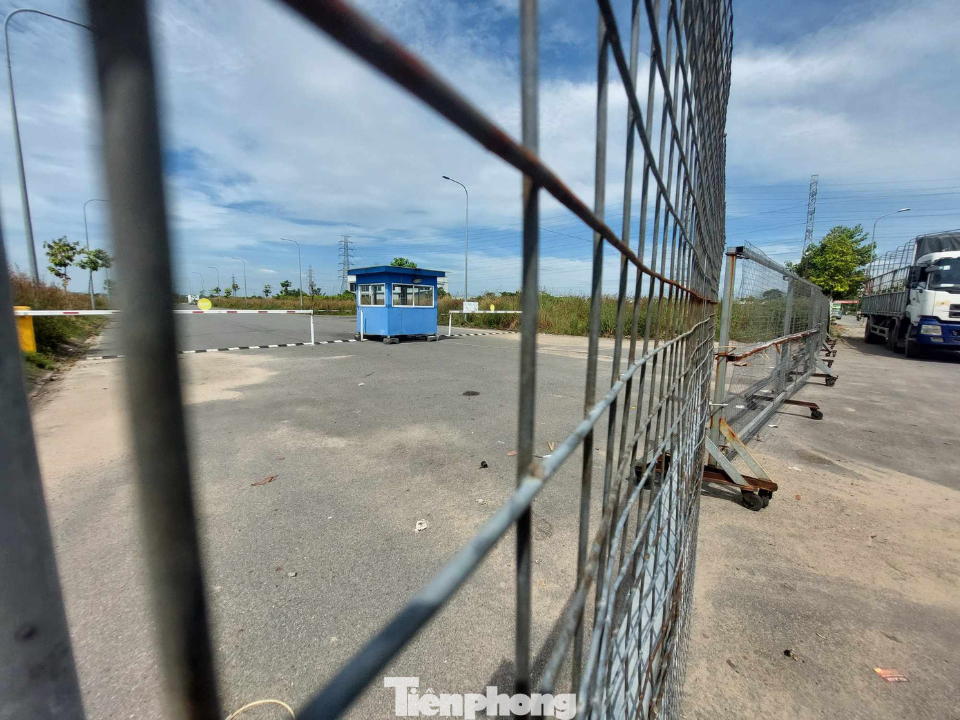 Từ năm 2003, dự án được chấp thuận chủ trương giao đất và phê duyệt quy hoạch. Dự án có vị trí đắc địa, mặt tiền đường Nguyễn Thị Minh Khai (phường Tân Bình, TPDĩ An, Bình Dương).