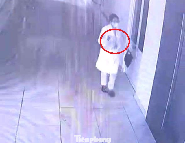 Trần Thị Ngọc Thắm giả nhân viên y tế vào bệnh viện bắt cóc bé gái sơ sinh Trần Thị Ngọc Thắm giả nhân viên y tế vào bệnh viện bắt cóc bé gái sơ sinh