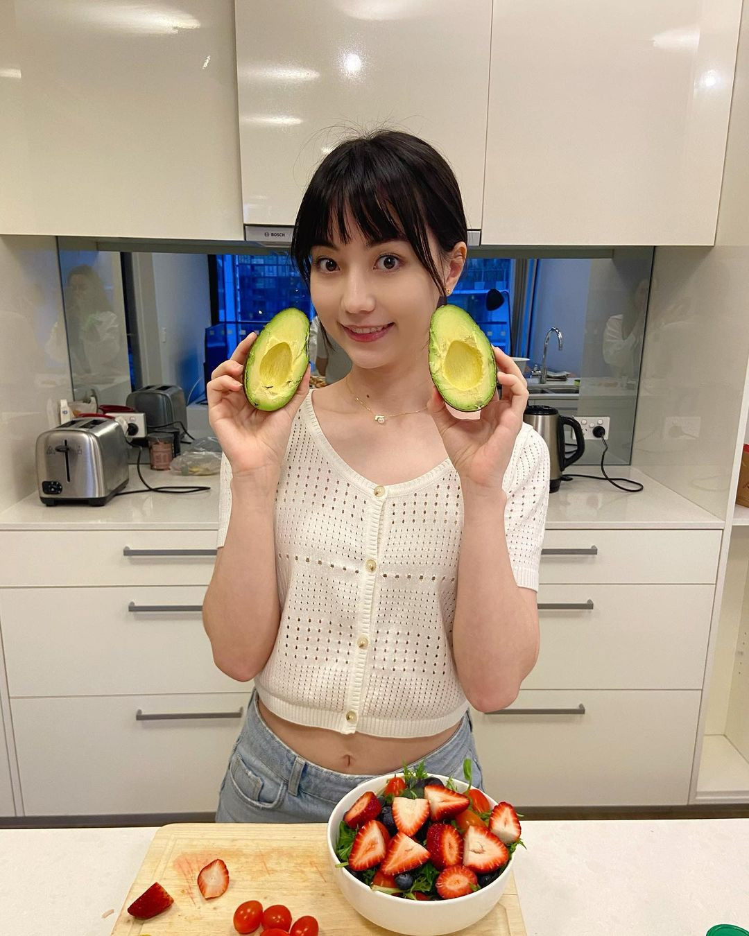 Trong cuộc sống thường ngày, Joanne giữ hình tượng nữ tính, thanh thuần. Phong cách thời trang cũng ưu tiên những bộ đồ nhã nhặn, kín đáo.