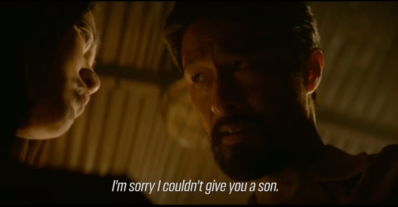 Johnny Trí Nguyễn xuất hiện đầu tập 2, nói chuyện với Nhung Kate bằng tiếng Việt.