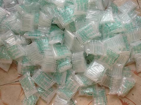 Thuốc kích thích được đựng trong các lọ nhỏ