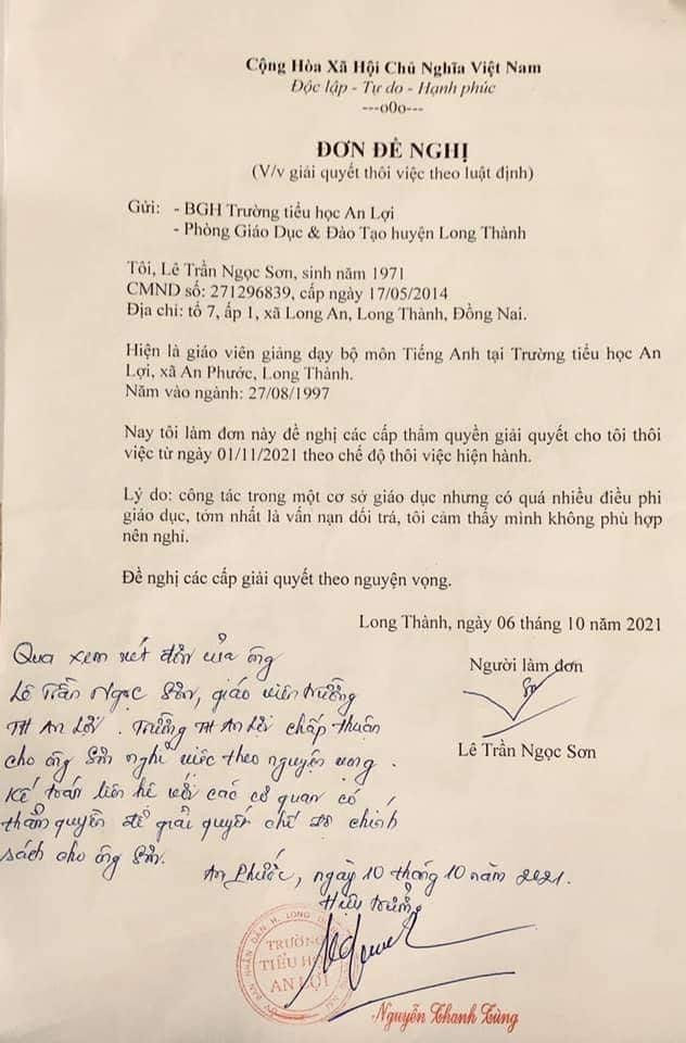 Lá đơn gây xôn xao trên mạng xã hội: Thầy giáo xin nghỉ việc "vì tởm nhất là vấn nạn dối trá". Lá đơn gây xôn xao trên mạng xã hội: Thầy giáo xin nghỉ việc "vì tởm nhất là vấn nạn dối trá".