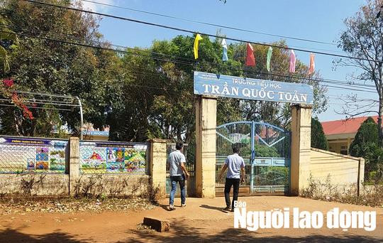 Tiết lộ lí do học sinh lớp 6 đọc viết chưa thạo: Cho lên lớp để khỏi bỏ học ảnh 1