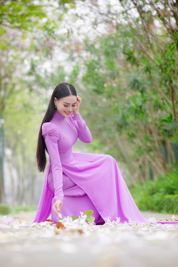 Trần Huyền Nhung chia sẻ về tình yêu lớn dành cho áo dài truyền thống Việt Nam ảnh 3