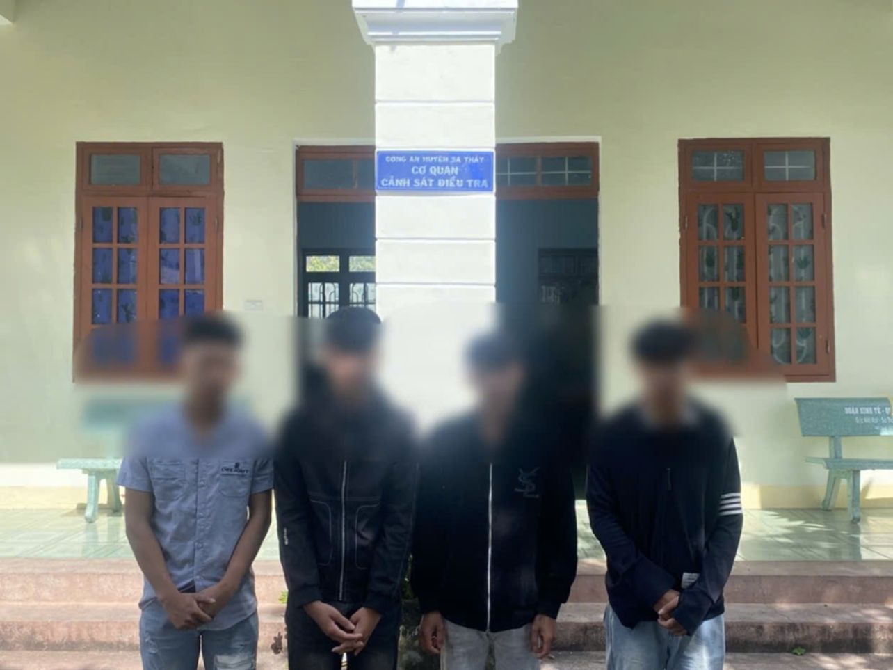 Các đối tượng liên quan tại cơ quan Công an. Ảnh: Công an cung cấp Các đối tượng liên quan tại cơ quan Công an. Ảnh: Công an cung cấp