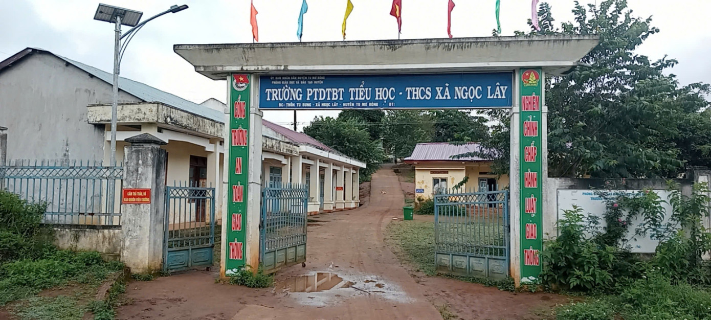 Trụ sở Trường PTDTBT TH-THCS xã Ngọc Lây Trụ sở Trường PTDTBT TH-THCS xã Ngọc Lây
