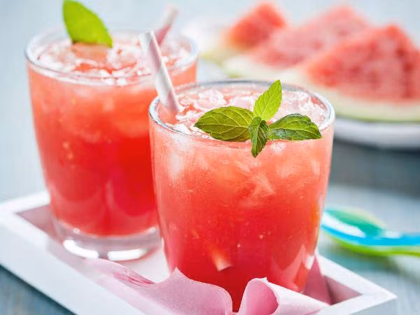 Dưa hấu mang đến nhiều lợi ích cho sức khỏe nam giới nhờ chứa nhiều lycopene - chất chống oxy hóa rất tốt cho tim mạch, tuyến tiền liệt. Ảnh minh họa: Internet Dưa hấu mang đến nhiều lợi ích cho sức khỏe nam giới nhờ chứa nhiều lycopene - chất chống oxy hóa rất tốt cho tim mạch, tuyến tiền liệt. Ảnh minh họa: Internet