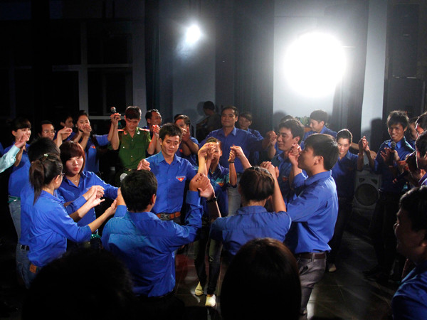 Khúc hát “Nối vòng tay lớn’ của tuổi trẻ