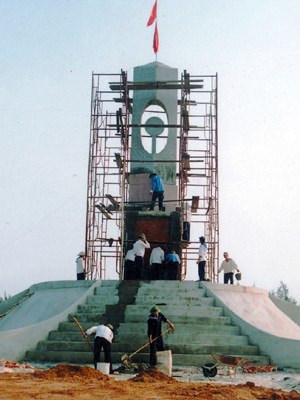 Cột mốc chủ quyền nơi những người con - liệt sĩ Trường Sa đã ngã xuống để bảo vệ đang được Trung đoàn 83 tiếp tục xây dựng, bảo vệ nơi đảo thiêng của Tổ quốc (Ảnh: Trung đoàn 83 cung cấp)