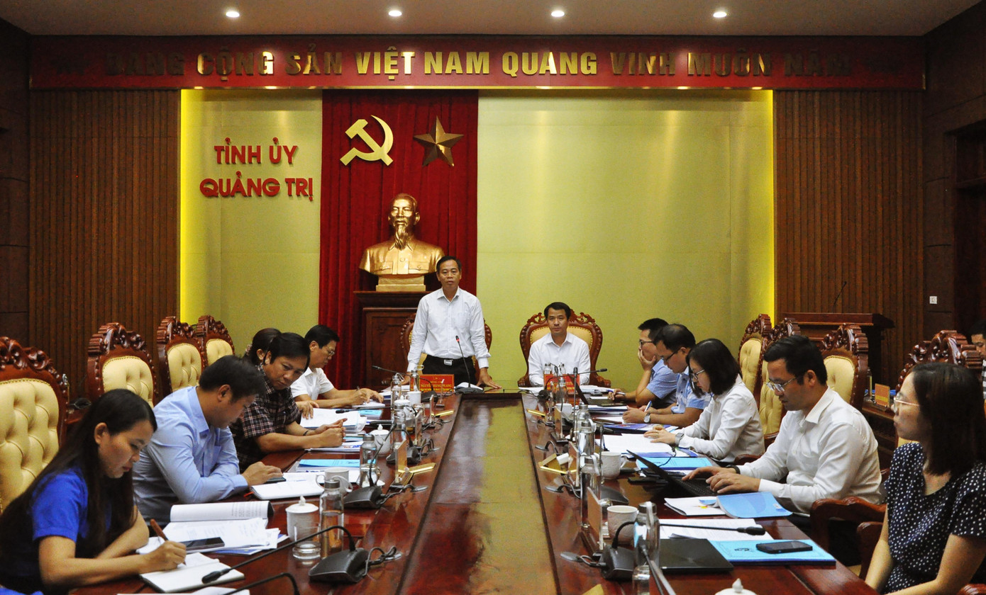 Ông Nguyễn Đăng Quang-Phó Bí thư Thường trực Tỉnh ủy, Chủ tịch HĐND tỉnh Quảng Trị phát biểu tại cuộc họp. Ông Nguyễn Đăng Quang-Phó Bí thư Thường trực Tỉnh ủy, Chủ tịch HĐND tỉnh Quảng Trị phát biểu tại cuộc họp.