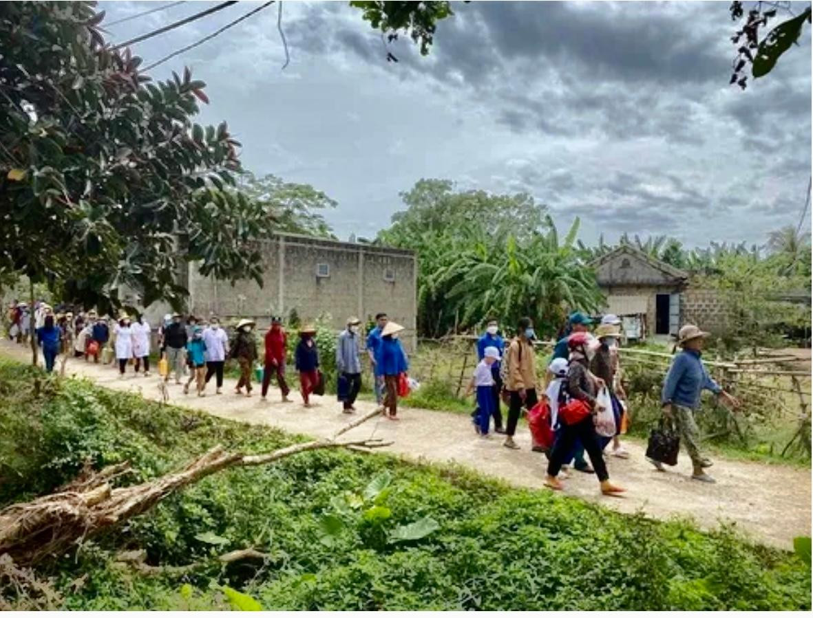 Diễn tập sơ tán người dân đến nơi an toàn. Diễn tập sơ tán người dân đến nơi an toàn.