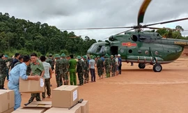 Bộ Quốc phòng điều động 3 trực thăng tới Điện Biên cứu trợ đồng bào