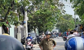 Phát hiện thi thể cô gái trong cốp ôtô đậu nhiều ngày ở TP.HCM