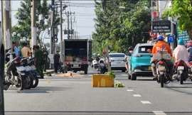Người đàn ông tử vong tại chỗ sau va chạm với xe tải chở rau