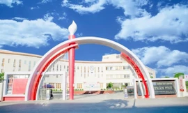 Trường THPT chuyên Trần Phú, Hải Phòng.