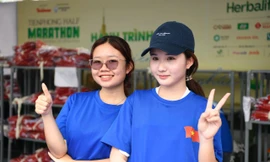 Sinh viên tình nguyện chung sức vì thành công của Tiền Phong Half Marathon 2025