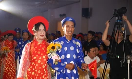 50 đôi thanh niên công nhân rạng rỡ trong lễ cưới tập thể tại TPHCM