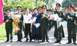 Chào đón quân nhân và dân quân Quân khu 4 hoàn thành xuất sắc nhiệm vụ A80