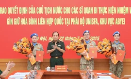 Chủ tịch nước cử ba sĩ quan tham mưu tới phái bộ UNISFA