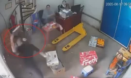 Tạm giữ đối tượng cầm dao xông vào nhà chém liên tiếp 3 người