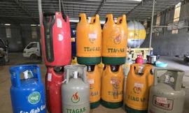 Phá đường dây sản xuất, tiêu thụ gas giả quy mô lớn tại TP.HCM