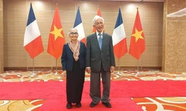 Hai giáo sư gốc Việt được thăng hạng Huân chương Bắc đẩu bội tinh