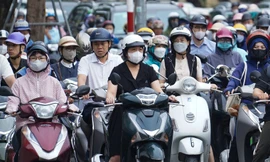 Xe máy xăng sắp rút khỏi Vành đai 1: Người dân được hỗ trợ gì?