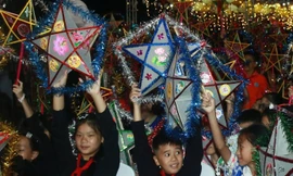 Ấm áp đêm hội trăng rằm nơi biên cương Tổ quốc